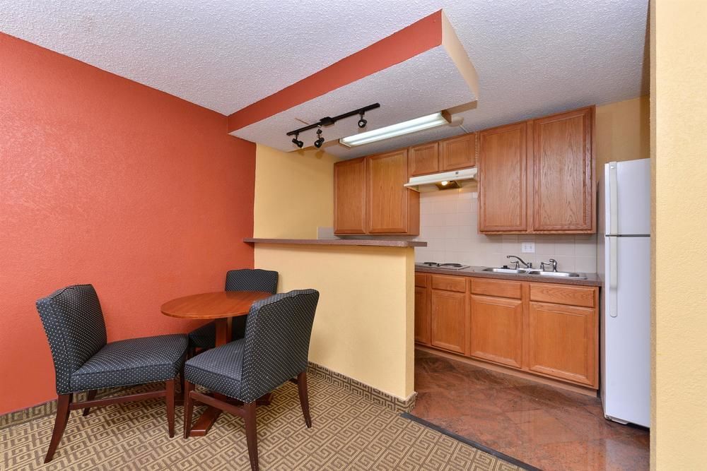 Americas Best Value Inn Downtown Хьюстон Экстерьер фото
