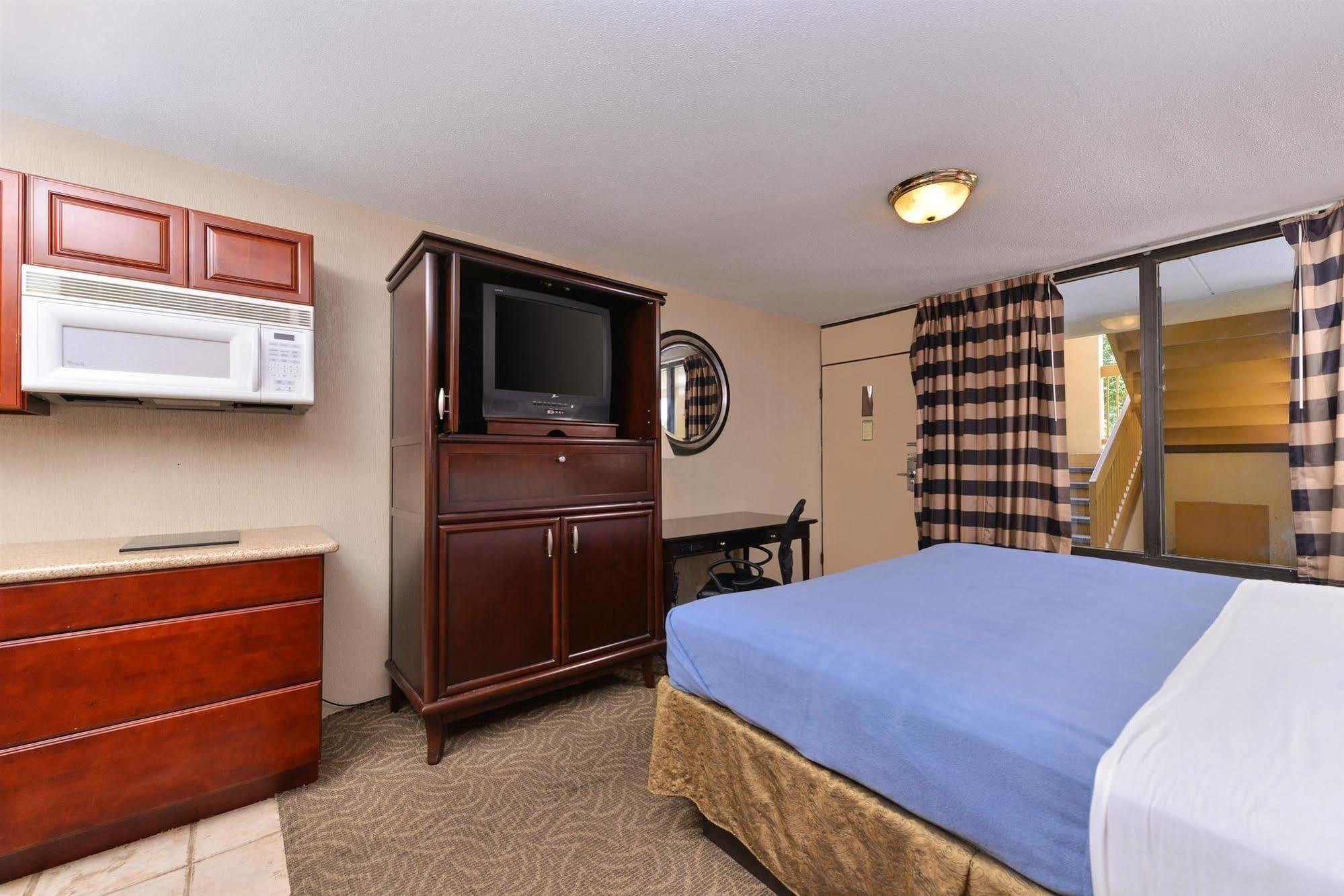 Americas Best Value Inn Downtown Хьюстон Экстерьер фото