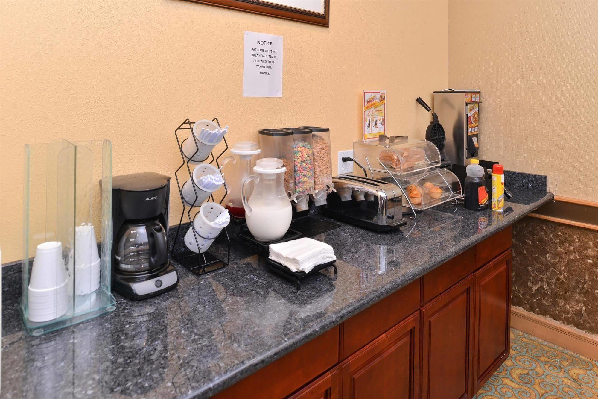 Americas Best Value Inn Downtown Хьюстон Экстерьер фото