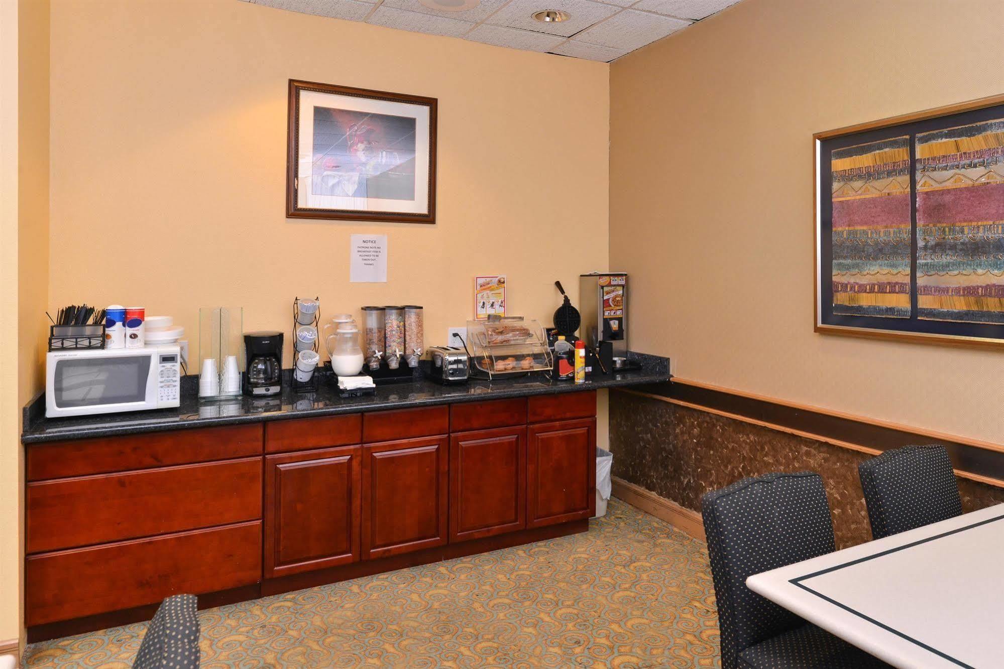 Americas Best Value Inn Downtown Хьюстон Экстерьер фото