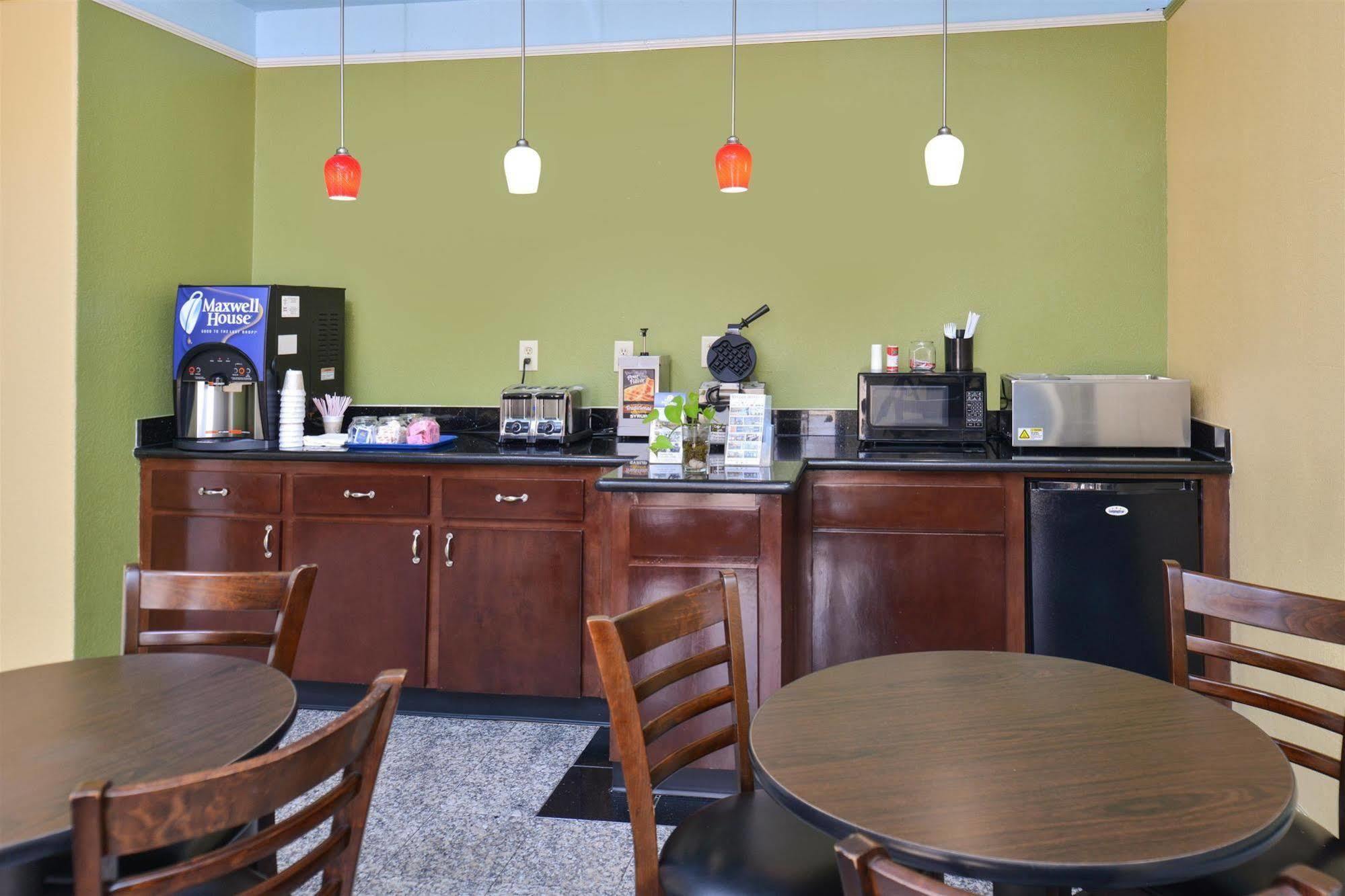 Americas Best Value Inn Downtown Хьюстон Экстерьер фото