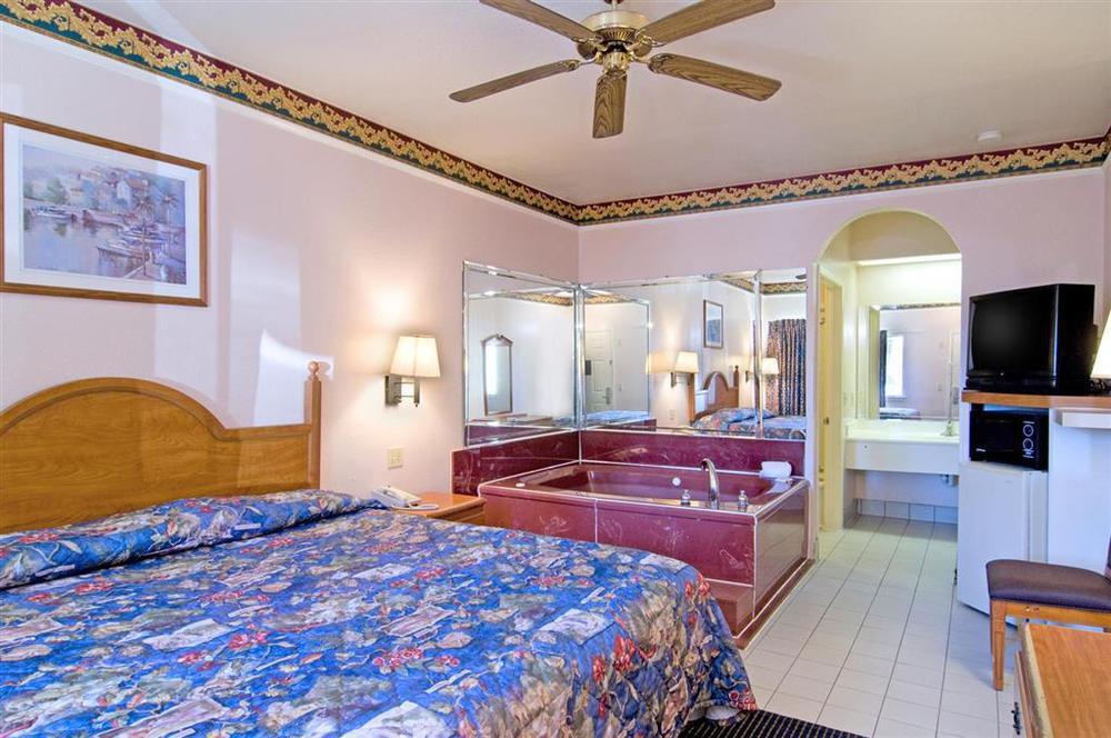 Americas Best Value Inn Downtown Хьюстон Номер фото
